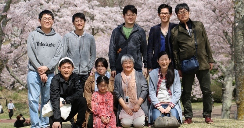 大家族!石田さんちの家族構成は?夫婦関係と子供たちの現在も - TREND-STYLE